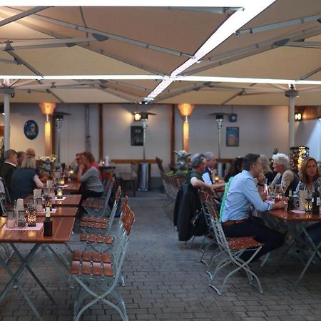 Hotel & Brauerei-Gasthof Neuwirt Нойбург-ан-дер-Донау Экстерьер фото
